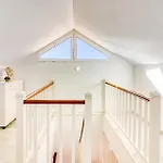 Two-floor Penthouse W/ Tub & Outdoor Terrace شقة أرونا