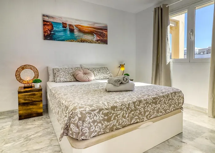 Two-floor Penthouse W/ Tub & Outdoor Terrace * أرونا