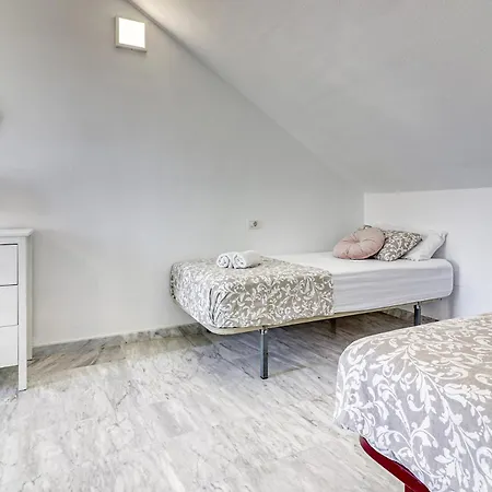 Two-floor Penthouse W/ Tub & Outdoor Terrace Apartamento *